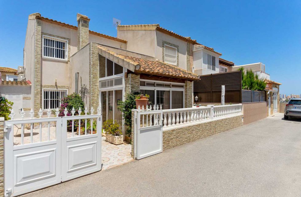 Front view of the property for sale in Guadamar del Segura Alicante Spain